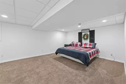 361 Holiday Park Dr, Pittsburgh, PA 15239 - Photo 23