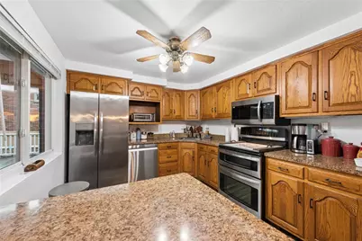 361 Holiday Park Dr, Pittsburgh, PA 15239 - Photo 9