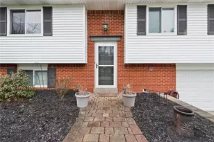 361 Holiday Park Dr, Pittsburgh, PA 15239 - Photo 3