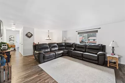 361 Holiday Park Dr, Pittsburgh, PA 15239 - Photo 5