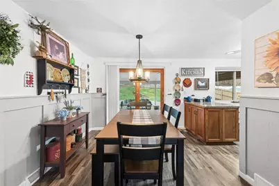 361 Holiday Park Dr, Pittsburgh, PA 15239 - Photo 7