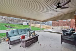 361 Holiday Park Dr, Pittsburgh, PA 15239 - Photo 25