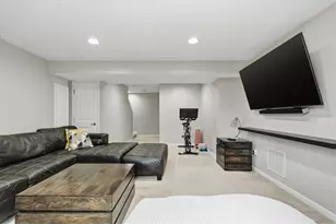 235 Long Ridge Dr, Kennedy Township, PA 15108 - Photo 25