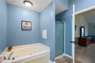 114 Parklane Dr, Cecil, PA 15317 - Photo 9