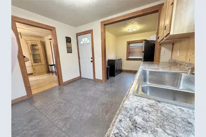 24 W Chartes St, New Castle, PA 16102 - Photo 9