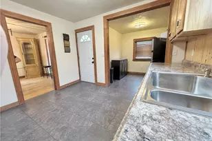 24 W Chartes St, New Castle, PA 16102 - Photo 9