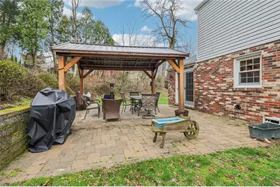 1696 Hathaway Ln, Pittsburgh, PA 15241 - Photo 13