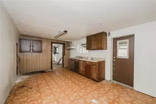 348 Hollow Rd, Washington Township, PA 16218 - Photo 11