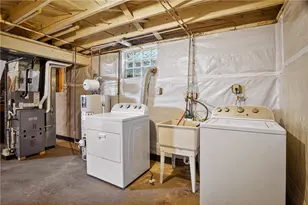 813 Alberta Dr, West Mifflin, PA 15122 - Photo 25