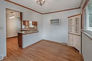 1460 Mohican Dr, Pittsburgh, PA 15228 - Photo 7