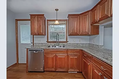 1460 Mohican Dr, Pittsburgh, PA 15228 - Photo 11