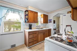 1009 Fairview Dr, Bethel Park, PA 15102 - Photo 11