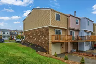 7812 Lafayette Square, Hopewell Township, PA 15001 - Photo 3