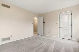 1915 Oakhurst Dr, Pittsburgh, PA 15101 - Photo 37