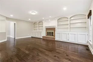 1915 Oakhurst Dr, Pittsburgh, PA 15101 - Photo 9