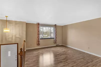 537 Green Haven Ct, Pittsburgh, PA 15239 - Photo 3