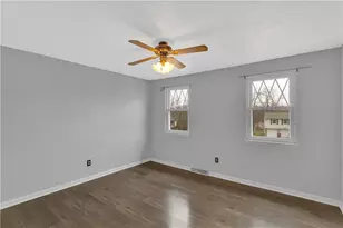 537 Green Haven Ct, Pittsburgh, PA 15239 - Photo 13