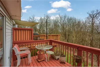 140 Rossmor Ct, Ross Twp, PA 15229 - Photo 11