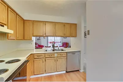 140 Rossmor Ct, Ross Twp, PA 15229 - Photo 3