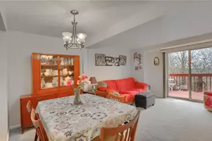 140 Rossmor Ct, Ross Twp, PA 15229 - Photo 5