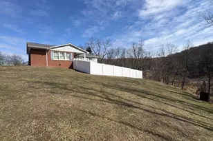 114 Wood Ln, Kiskiminetas Township, PA 15618 - Photo 7