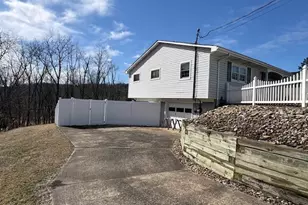 114 Wood Ln, Kiskiminetas Township, PA 15618 - Photo 5