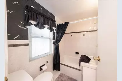 2511 McNeilly Rd, Baldwin Twp, PA 15226 - Photo 11