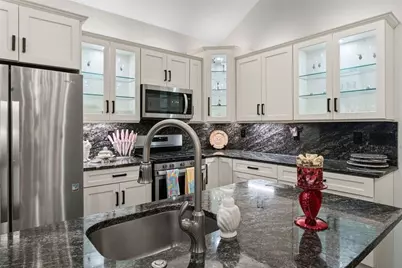 113 Hemingway Ln, Kennedy Township, PA 15108 - Photo 9