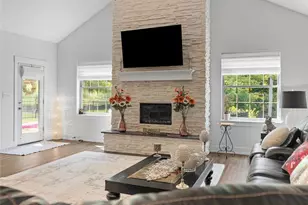 113 Hemingway Ln, Kennedy Township, PA 15108 - Photo 7