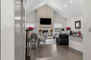 113 Hemingway Ln, Kennedy Township, PA 15108 - Photo 5