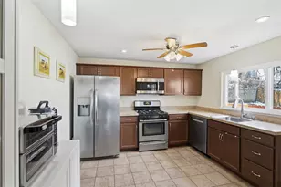 2410 Leticoe St, Pittsburgh, PA 15203 - Photo 9