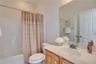 4005 Lakeview Ln, Mt Pleasant Twp, PA 15057 - Photo 11