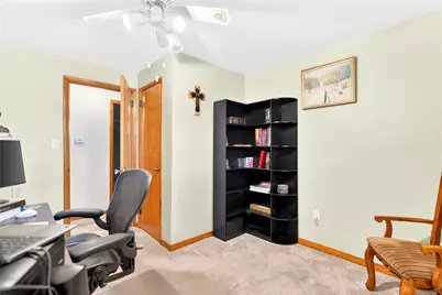 1550 Theresa Ave, South Park, PA 15129 - Photo 17