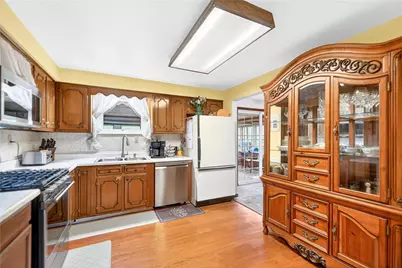 1550 Theresa Ave, South Park, PA 15129 - Photo 9