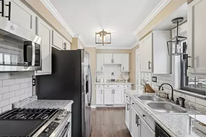 5386 Pennsylvania S, Bethel Park, PA 15102 - Photo 11