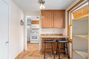 302 Elmbrook Ln, Scott Township, PA 15243 - Photo 11