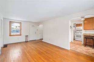 302 Elmbrook Ln, Scott Township, PA 15243 - Photo 7