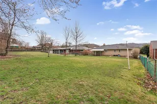 2208 Hemlock Dr, White Oak, PA 15131 - Photo 27