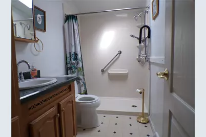 218 Rock Lake Dr, Zelienople, PA 16063 - Photo 3