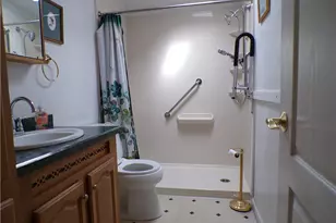 218 Rock Lake Dr, Zelienople, PA 16063 - Photo 3