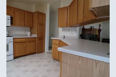 218 Rock Lake Dr, Zelienople, PA 16063 - Photo 5