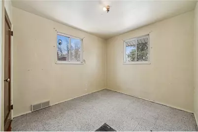 318 Dunbar Dr, Wilkins Township, PA 15235 - Photo 17