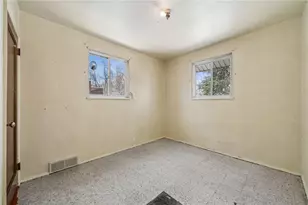 318 Dunbar Dr, Wilkins Township, PA 15235 - Photo 17