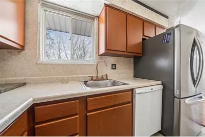 318 Dunbar Dr, Wilkins Township, PA 15235 - Photo 11