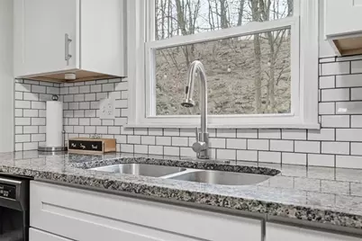 168 Lois Dr, Pittsburgh, PA 15147 - Photo 17