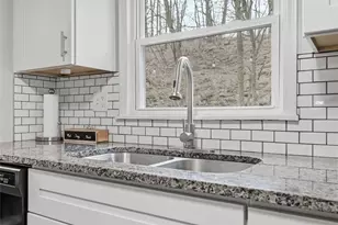 168 Lois Dr, Pittsburgh, PA 15147 - Photo 17