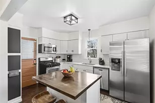 2735 Bertha St, Bethel Park, PA 15102 - Photo 11