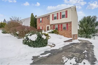 440 Shelbourne Dr, Pittsburgh, PA 15239 - Photo 3