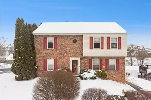 440 Shelbourne Dr, Pittsburgh, PA 15239 - Photo 1