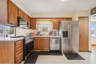 440 Shelbourne Dr, Pittsburgh, PA 15239 - Photo 11